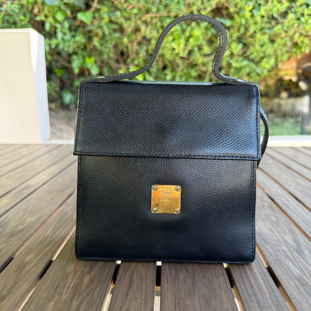 Vintage MCM Munchen Black Pebbled Leather Crossbody‎ Bag Top Handle B5202